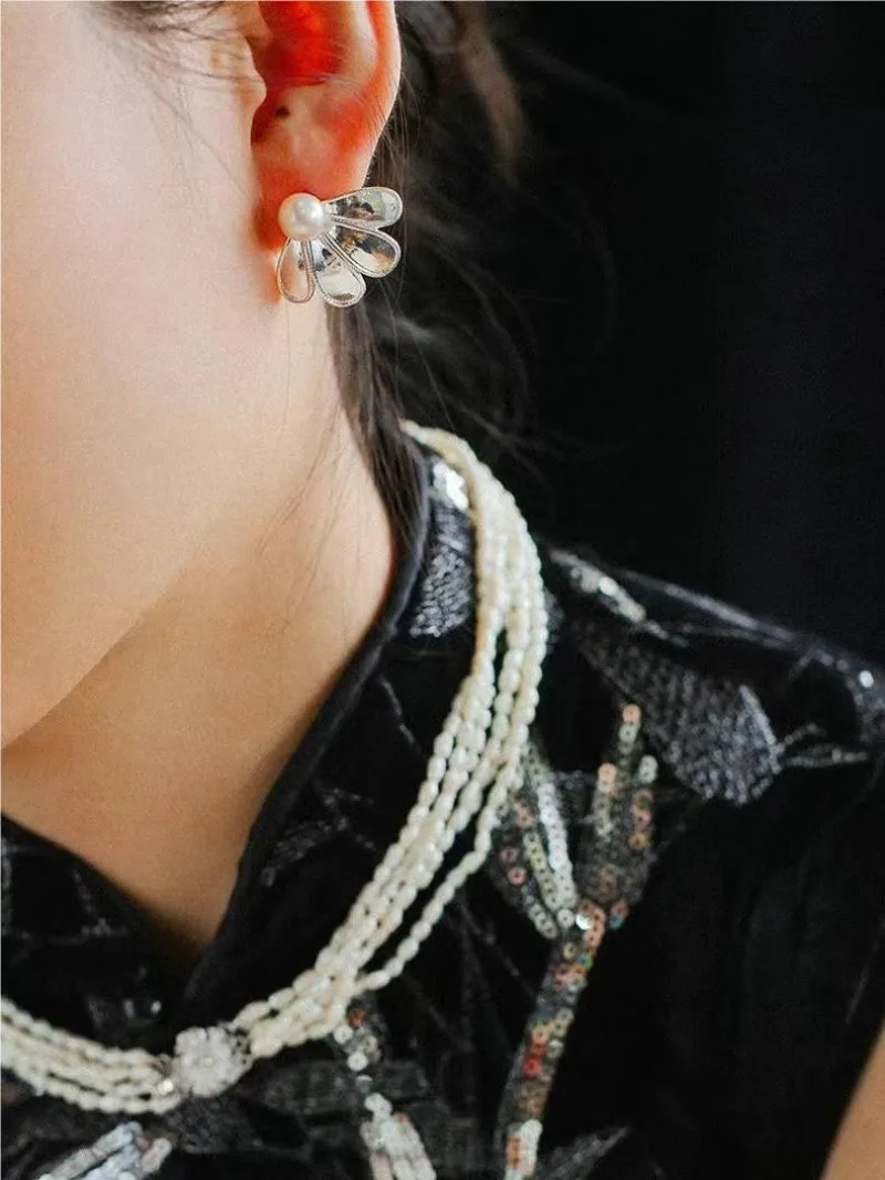 Ethnic Style Single Soma Flower Pearl Earrings